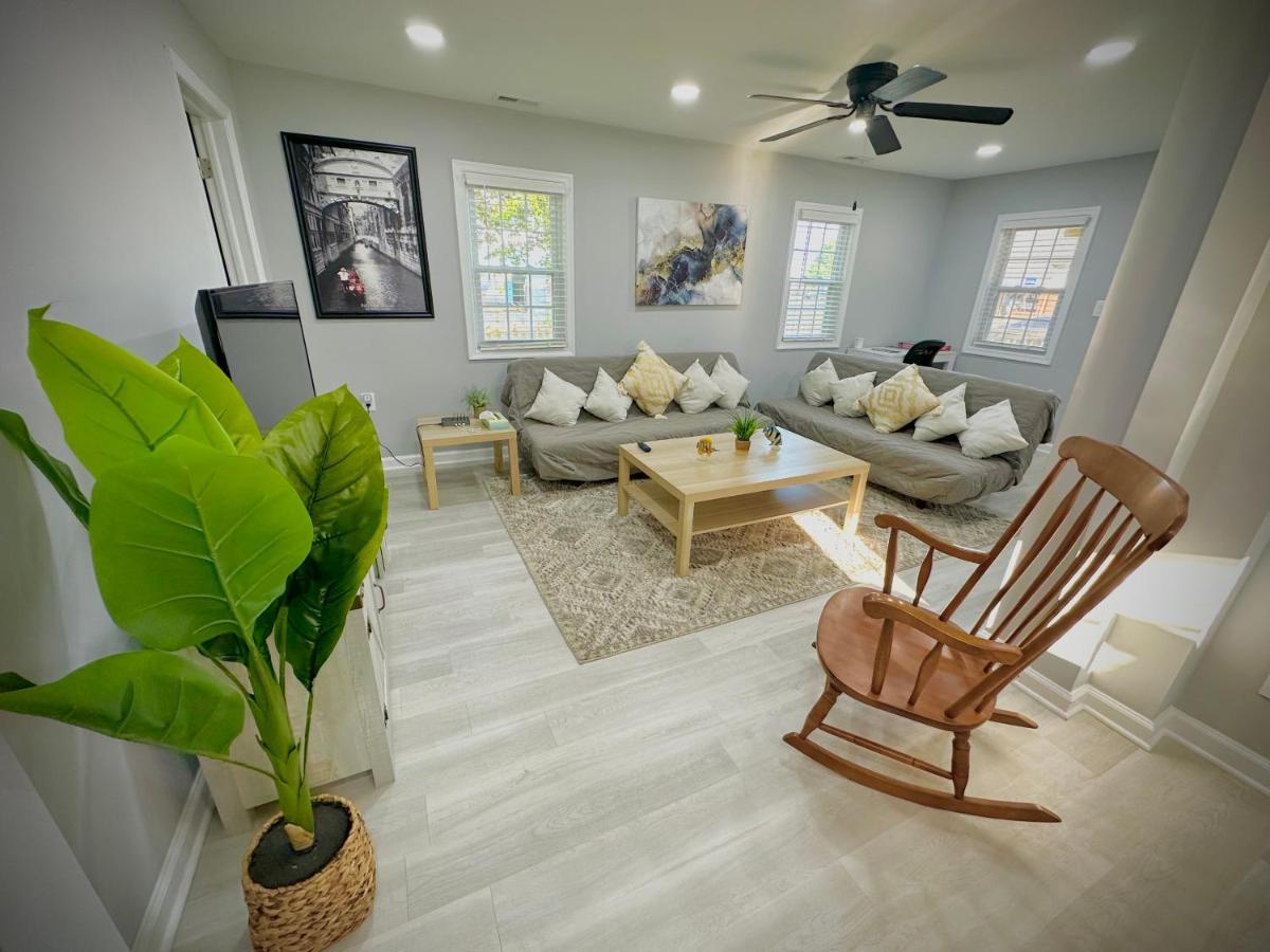 Cottage In Heart Of Colonial Beach, 7 Mins Walk To The Beach Bagian luar foto