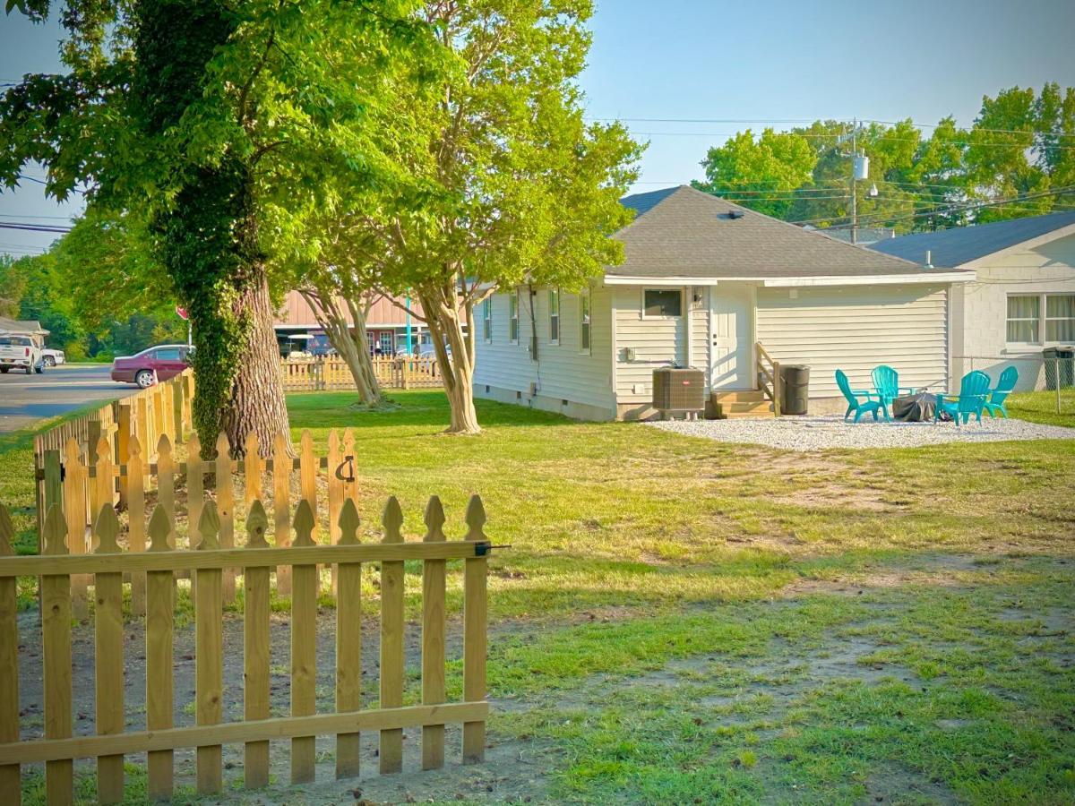 Cottage In Heart Of Colonial Beach, 7 Mins Walk To The Beach Bagian luar foto
